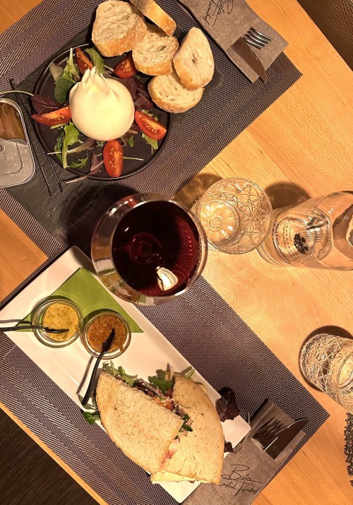 Toast und Acciughe Toast und Acciughe